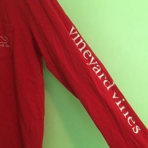 Vineyard Vines Tops - Vineyard Vines red log sleeve Vineyard Vines Tops - Vineyard Vines red log sleeve